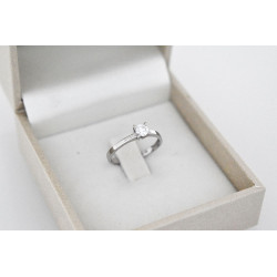 Μονόπετρο από λευκόχρυσο 9 καρατίων