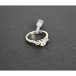 Μονόπετρο από λευκόχρυσο 14 καρατίων