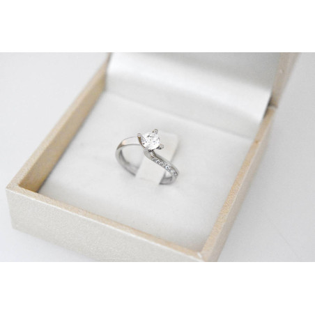 Μονόπετρο από λευκόχρυσο 9 καρατίων