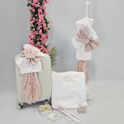 ΠΑΚΕΤΟ ΒΑΠΤΙΣΗΣ ΓΙΑ ΚΟΡΙΤΣΑΚΙ ΚΟΡΟΝΑ ΜΕ ΡΟΥΧΟ Guy Laroche