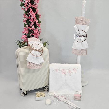 ΠΑΚΕΤΟ ΒΑΠΤΙΣΗΣ ΓΙΑ ΚΟΡΙΤΣΑΚΙ ΜΕ ΟΝΟΜΑ ΜΕ ΡΟΥΧΟ Guy Laroche