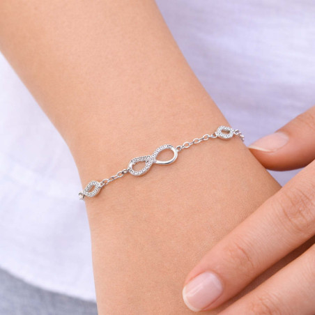 Βραχιόλι από λευκόχρυσο 9 καρατίων με σταυρουδάκι