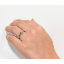 Μονόπετρο από λευκόχρυσο 14 καρατίων