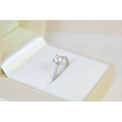 Μονόπετρο από λευκόχρυσο 14 καρατίων