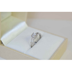 Μονόπετρο από λευκόχρυσο 14 καρατίων