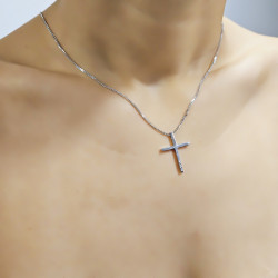 Λευκόχρυσος γυναικείος σταυρός με διαμάντια και αλυσίδα 14 Καρατίων